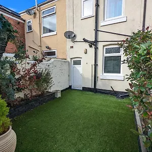 https://moon-house-free-allocated-parking.hotelsin-chester.com