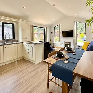 The Birches With Hot Tub Holiday home