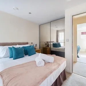 Hare Hideaway - 200m From Minster Apartment