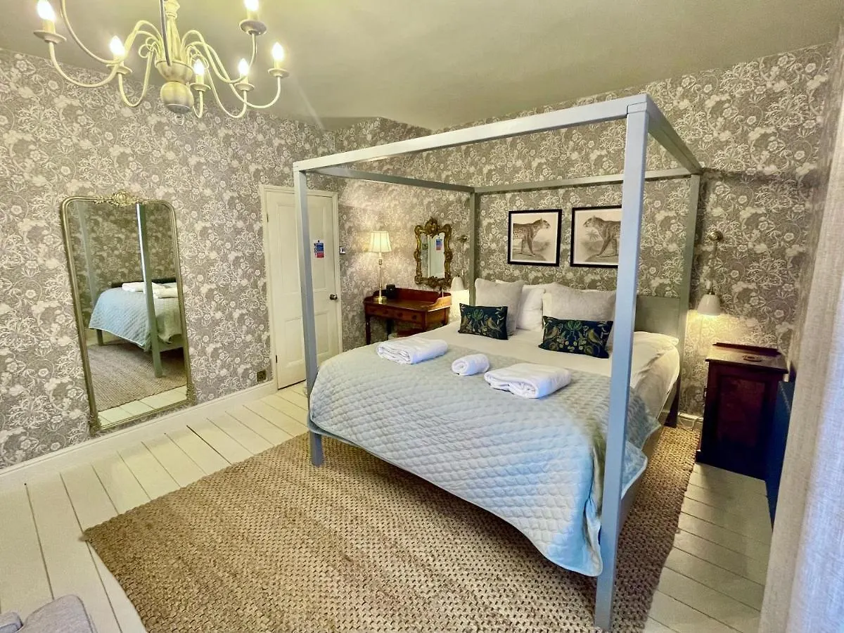 Stay At No 4 York Centre
