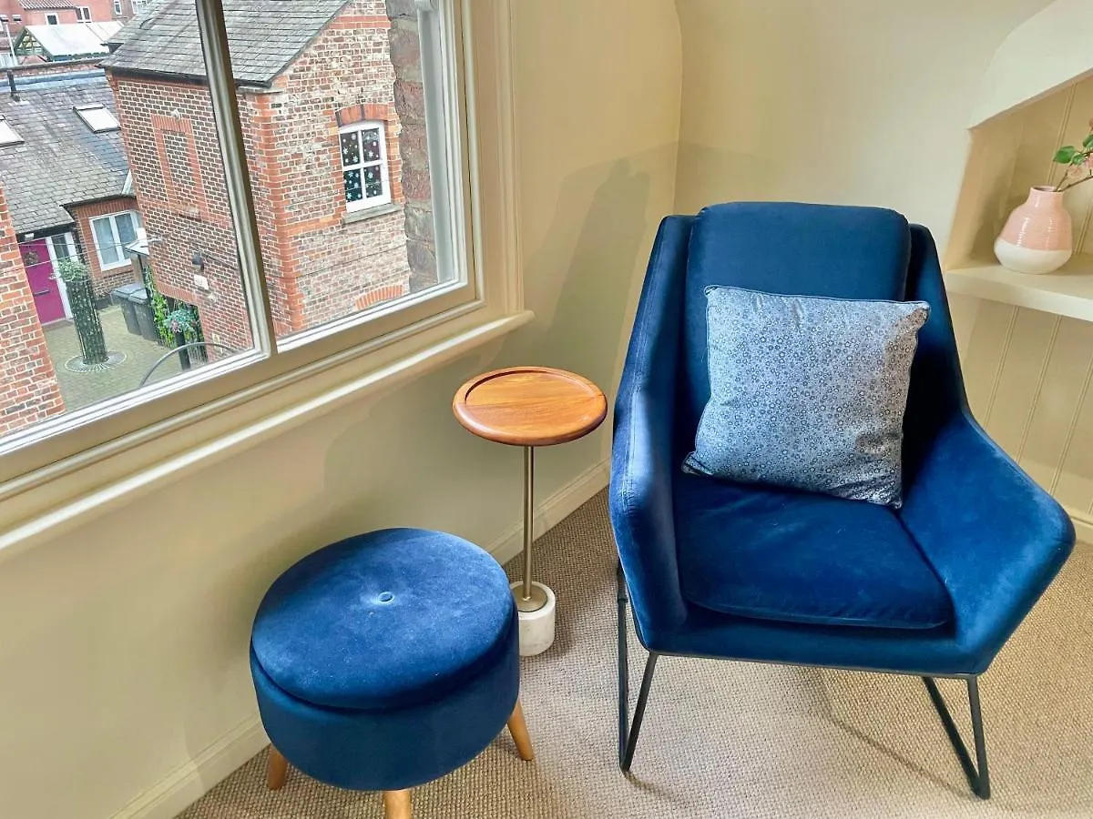 Stay At No 4 York Centre