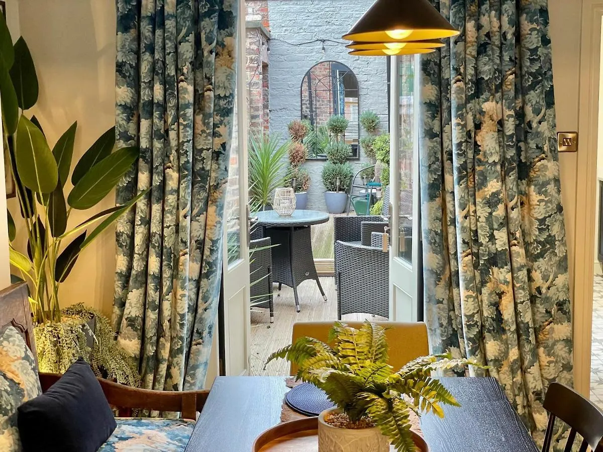 Stay At No 4 York Centre