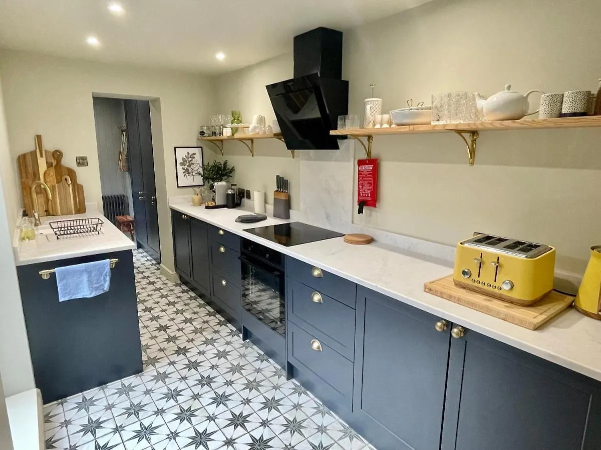 Stay At No 4 York Centre