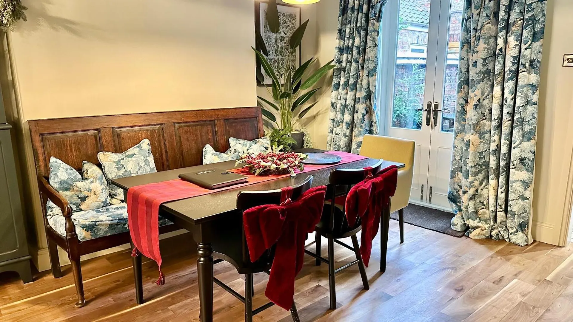 Stay At No 4 York Centre 0*,  United Kingdom